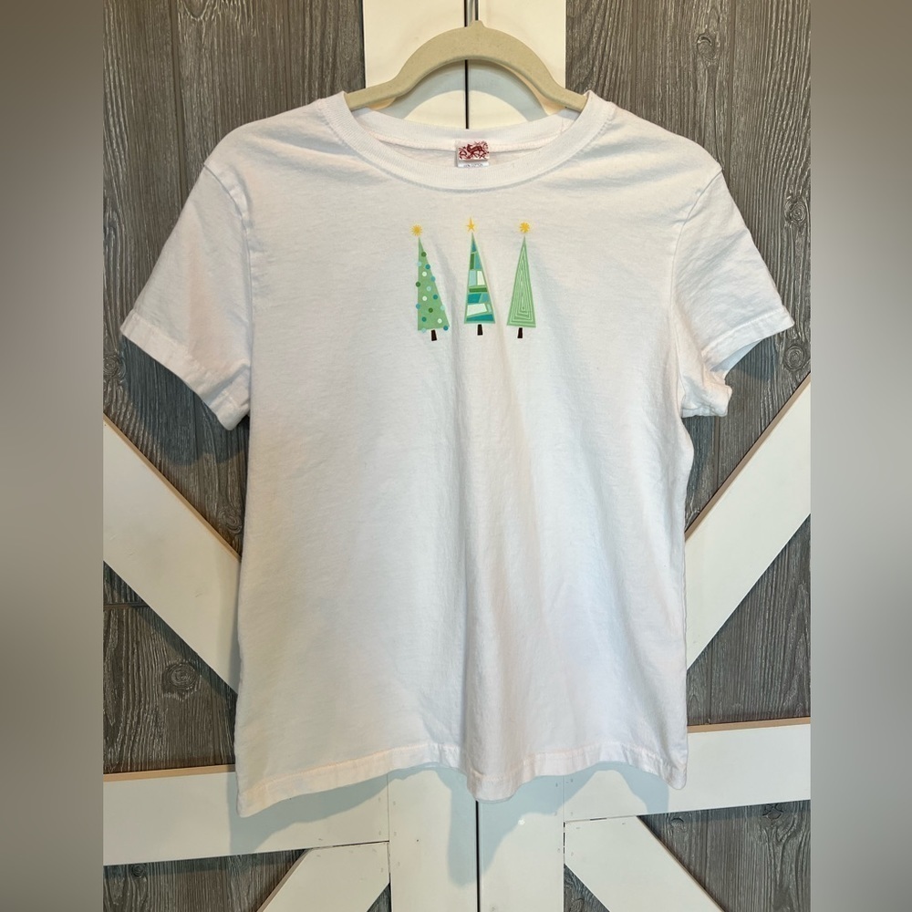 279 Youth Christmas Tee M